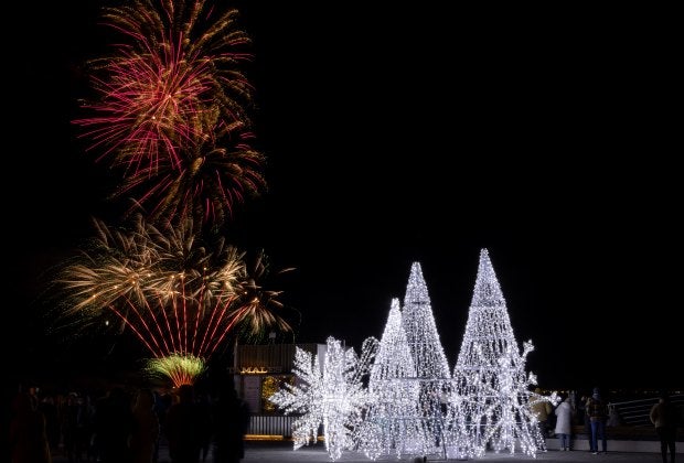Winter Wonderfest at Navy Pier includes NYE fireworks. Photo courtesy of Navy Pier