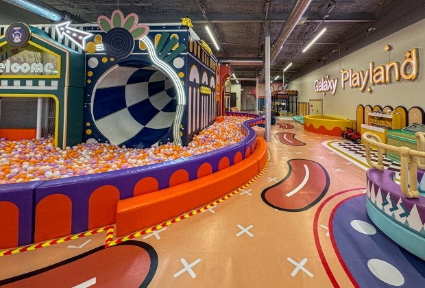 Galaxy Playland is now open in the Chinatown/Alief area. Photo by author. 