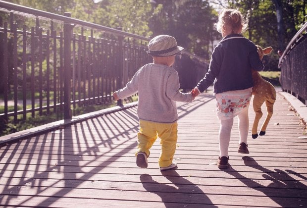 Kindness is innate in kids; here are some ideas for bringing it out! Photo courtesy of Pixabay