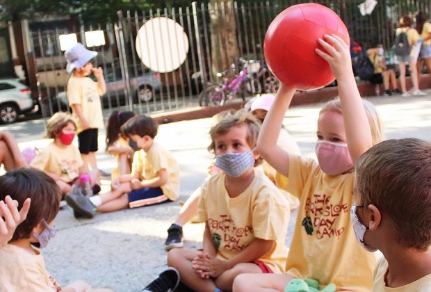 The Park Slope Day Camp offers experiences that are challenging, inspiring, and fun! 