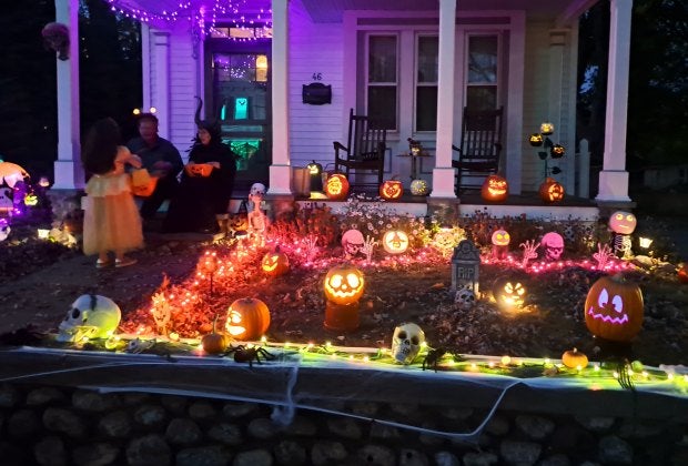 Neighborhoods all over the Hudson Valley and Westchester go big on Halloween. Photo by the author