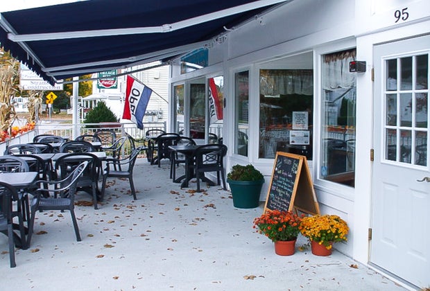 Photo of the patio of When Pigs Fly restaurant in Connecticut.