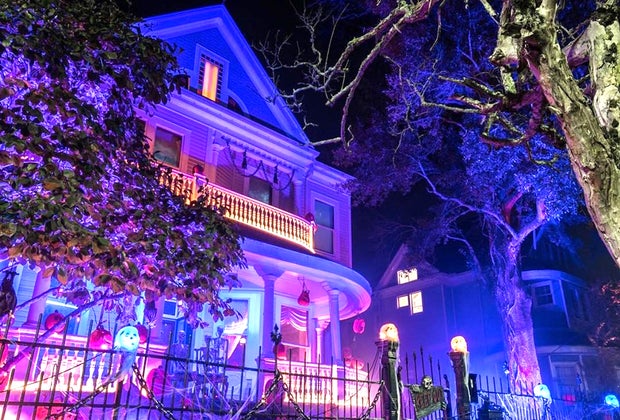 Ghost Manor New Orleans Best Halloween Towns