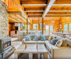 This Log House in the heart ofthe  Hudson Valley is perfect for multiple families, a  large family get-together or a birthdaygetaway!