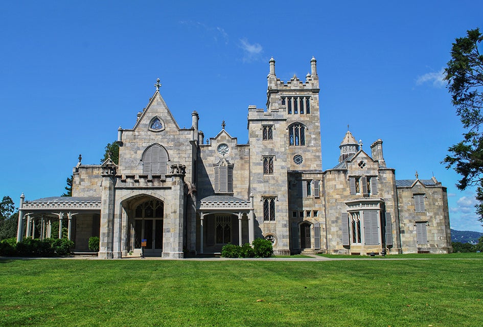 Explore the stunning grounds of Lyndhurst Mansion. Photo by Elisa Rolle /  CC BY-SA 4.0