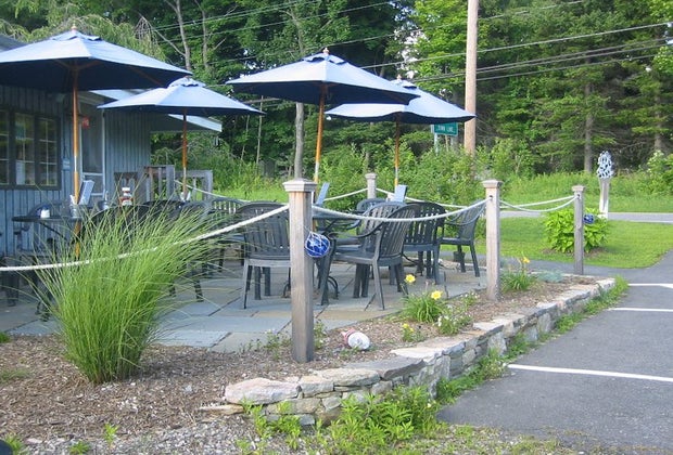 Image of West Shore Seafood - Restaurants Where Kids Can Play