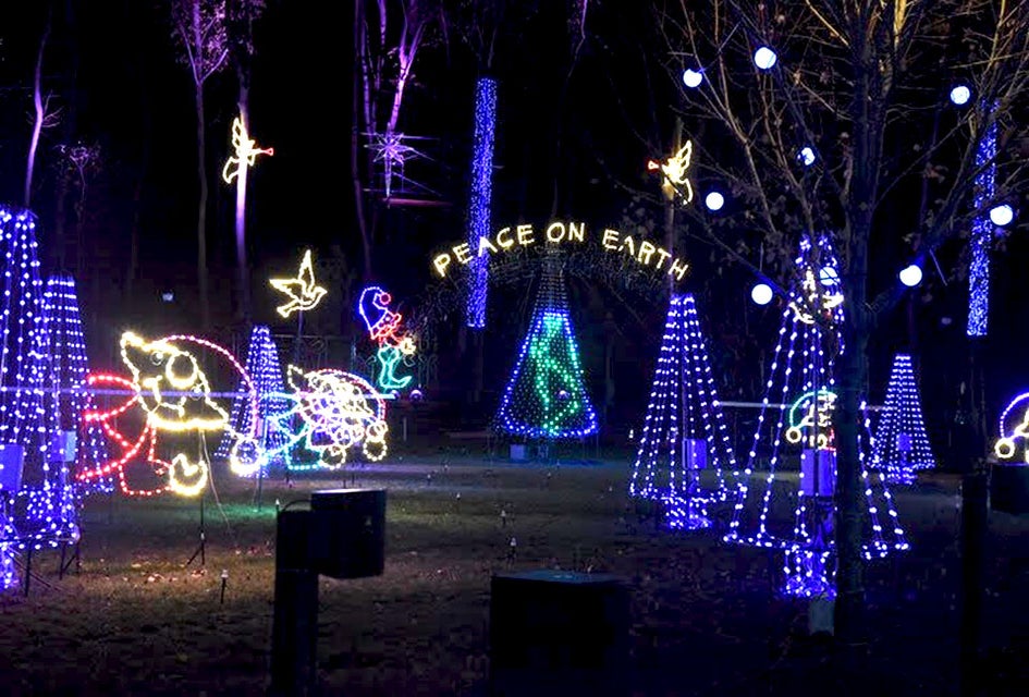 The Westchester Parks Foundation again presents the popular Winter Wonderland at Kenisco Dam Plaza.  